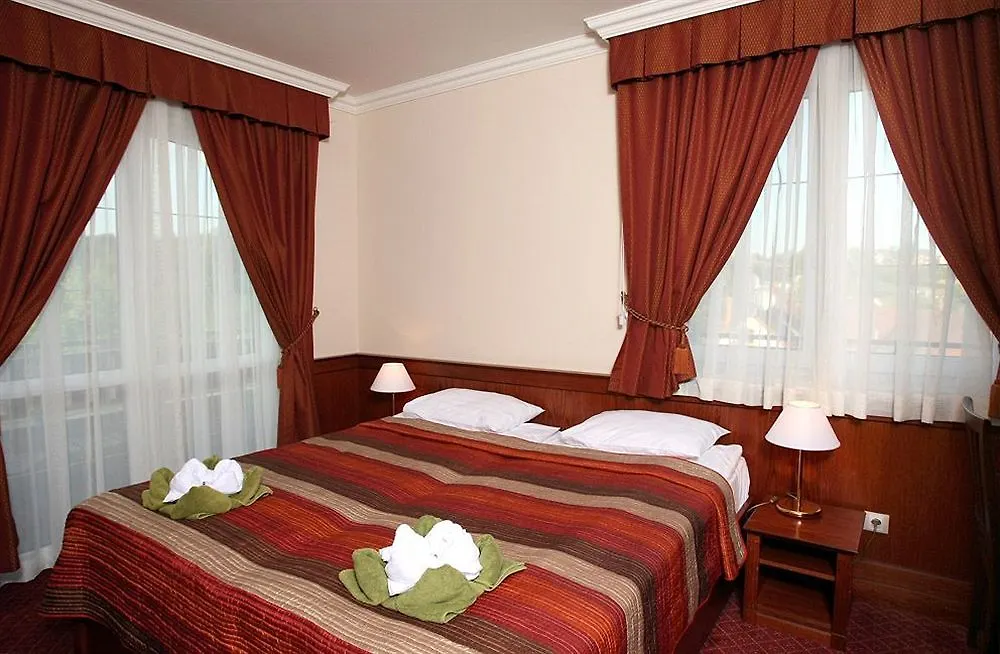 Hotel Koedmoen Eger